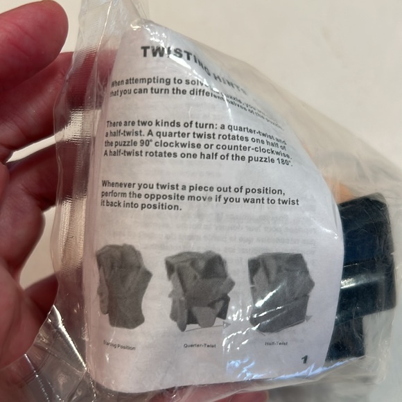 RUBIK’S CUBE Star Wars mini head puzzle - Picture 4 of 4